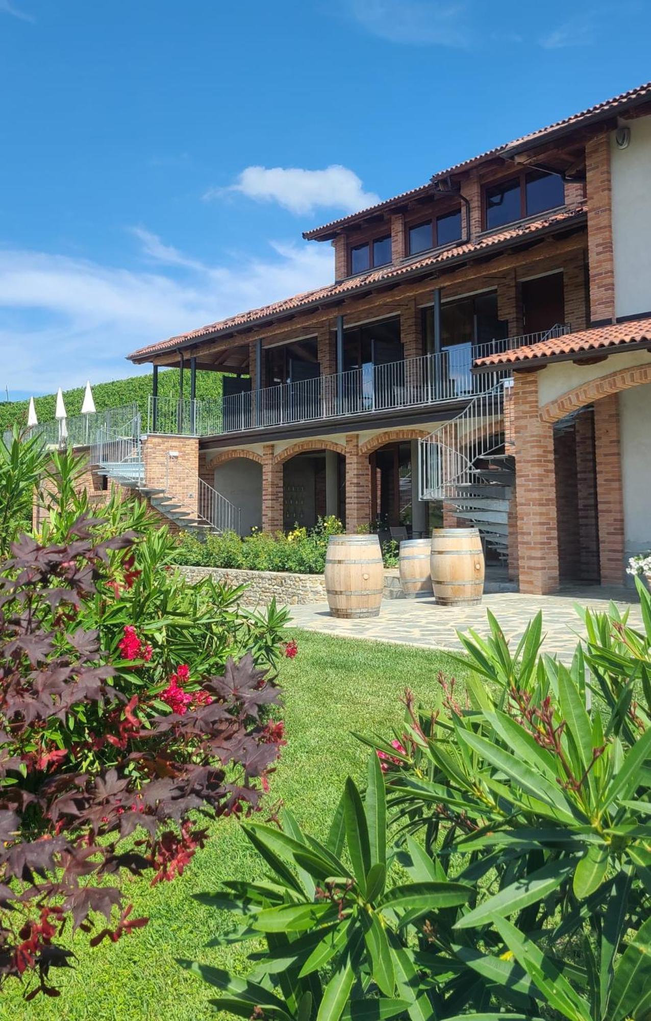 Casa Castella - Adults Only - Langhe Diano dʼAlba Exterior foto