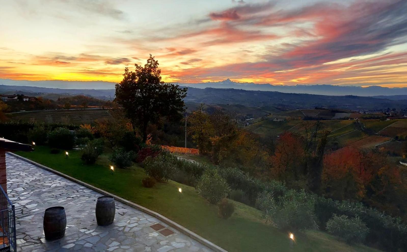 Casa Castella - Adults Only - Langhe Diano dʼAlba Exterior foto