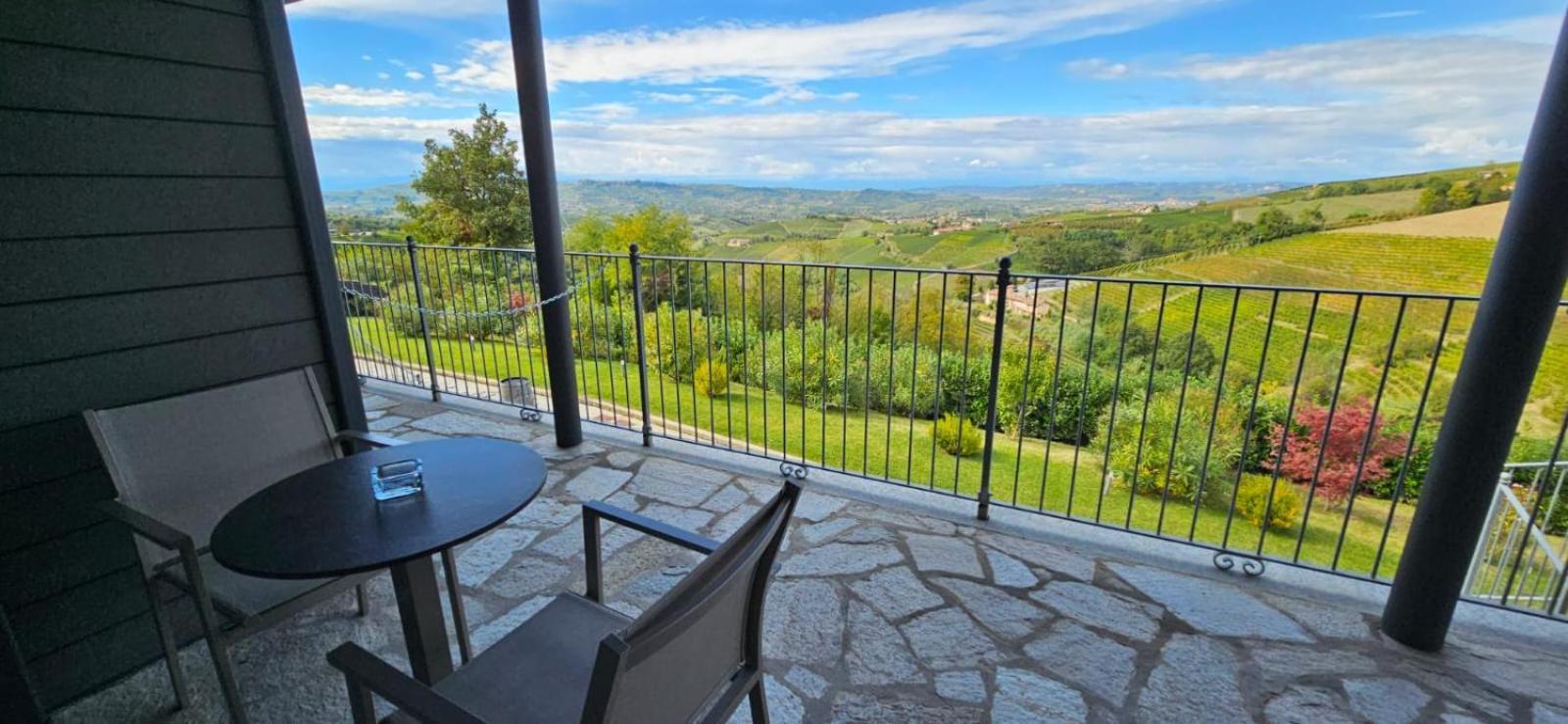 Casa Castella - Adults Only - Langhe Diano dʼAlba Exterior foto